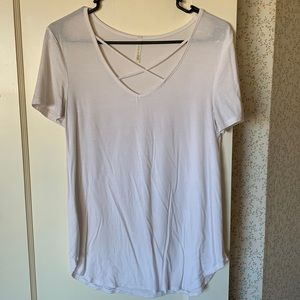 Lime N Chili white crisscross short sleeve. Size small gently worn. Loose fittin